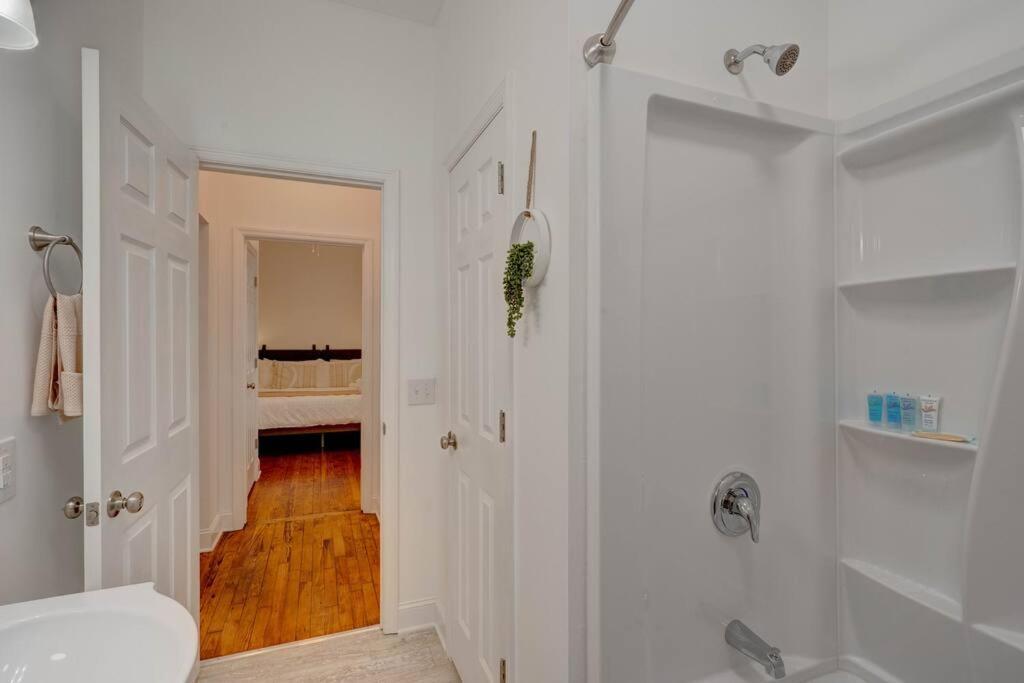 Peaceful Park Circle Getaway Villa Charleston Exterior photo